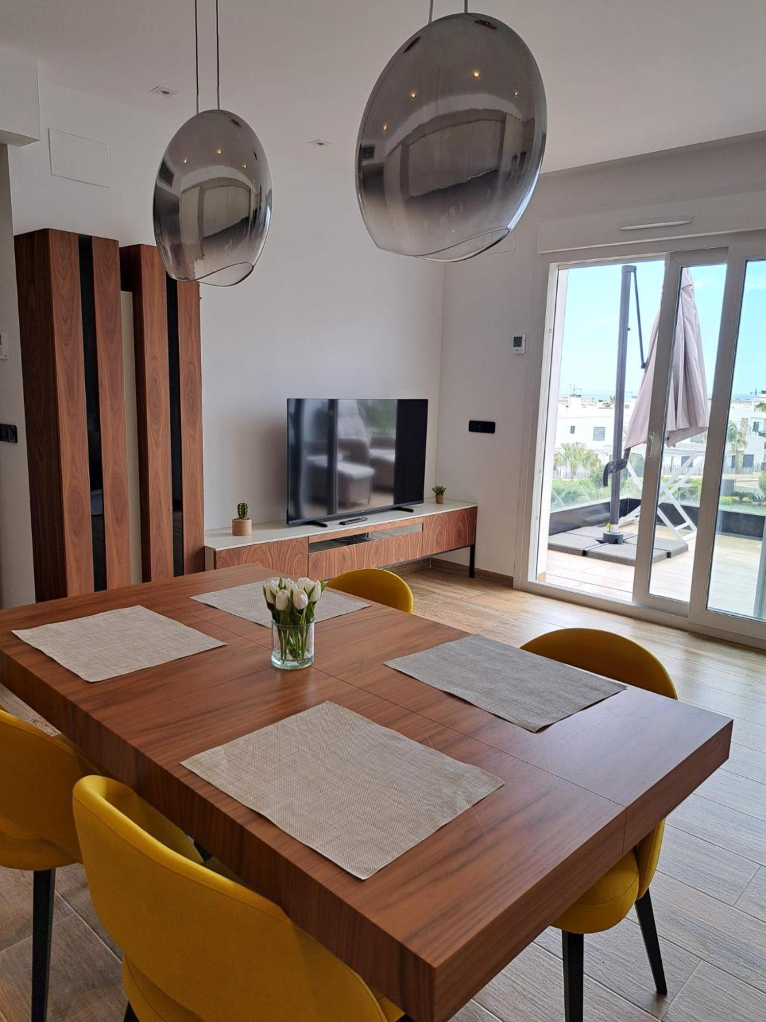 Nice 2 Bedroom Bali Apartment With Sea Views Torrevieja Exterior foto