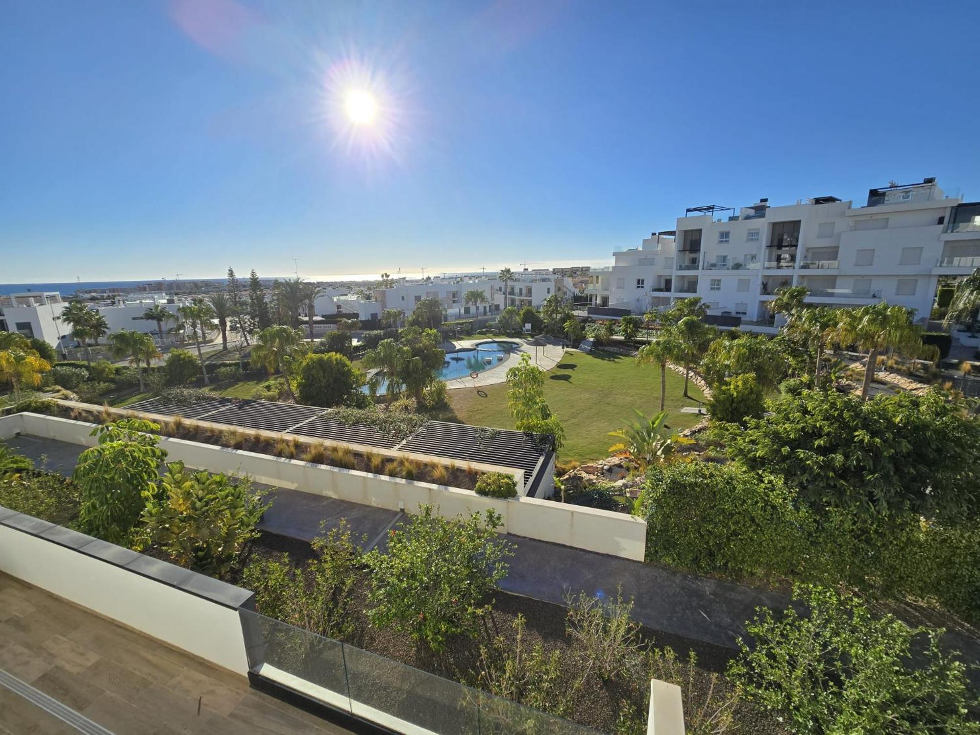 Nice 2 Bedroom Bali Apartment With Sea Views Torrevieja Exterior foto