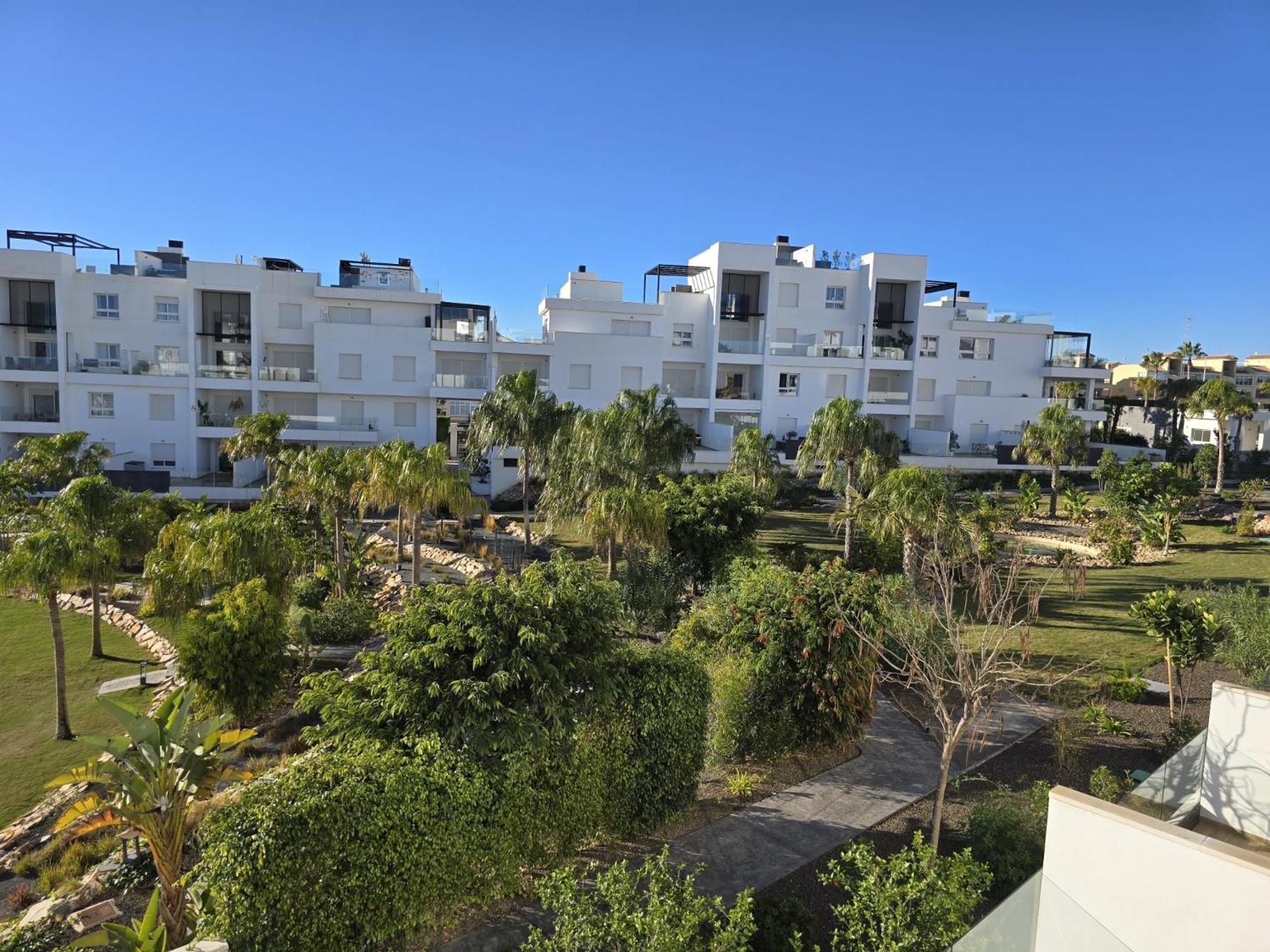 Nice 2 Bedroom Bali Apartment With Sea Views Torrevieja Exterior foto